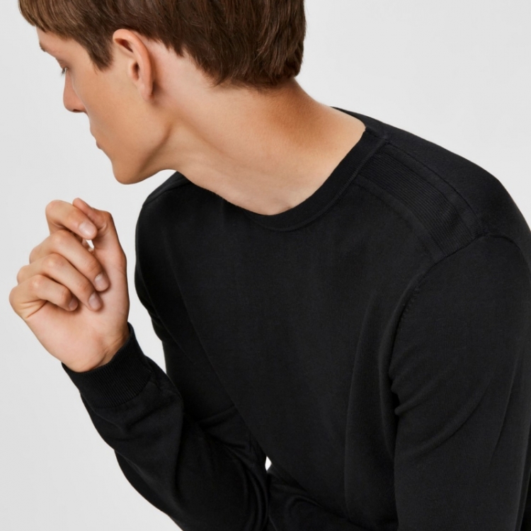 16074682 179099 Black