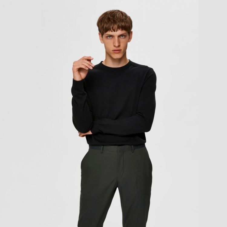 16074682 179099 Black