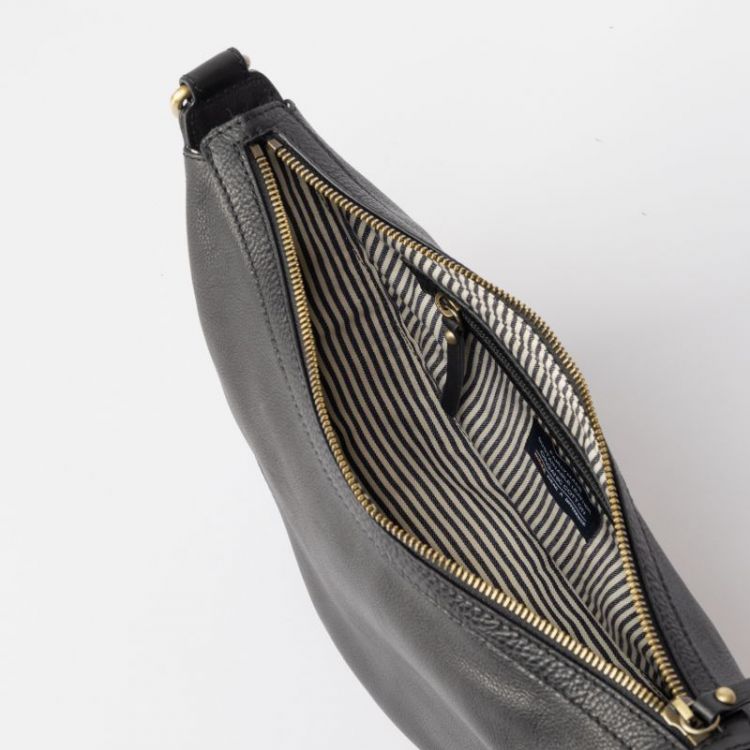 Leo Soft Grain Leather Black