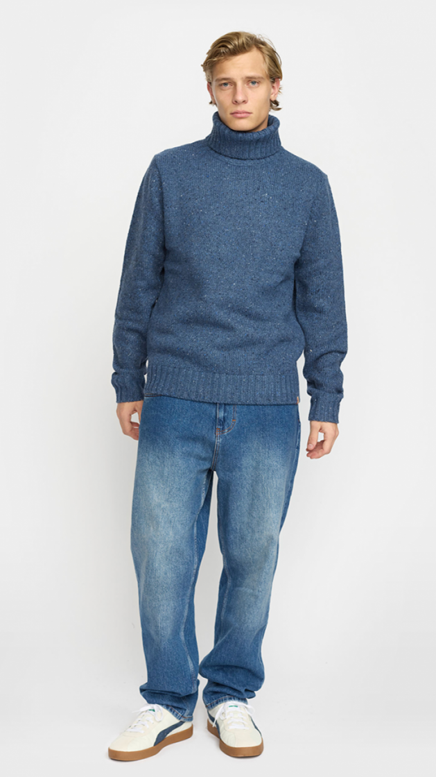 High-neck sweater BLue