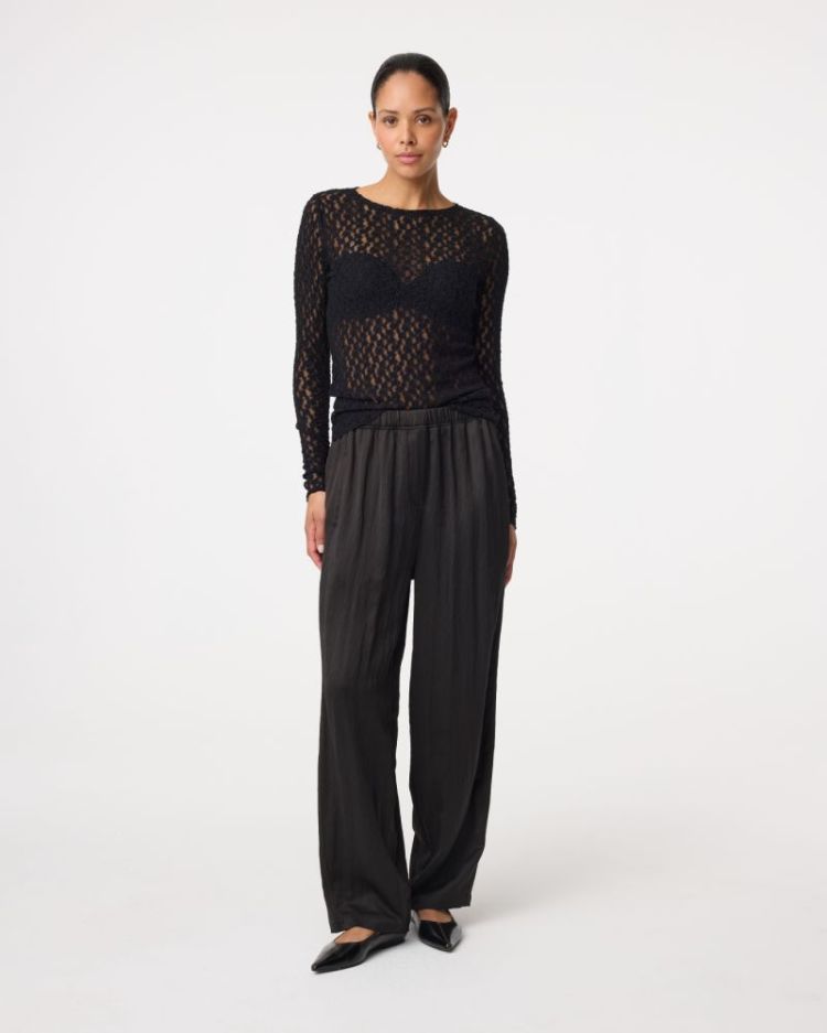 262P118 900-Black