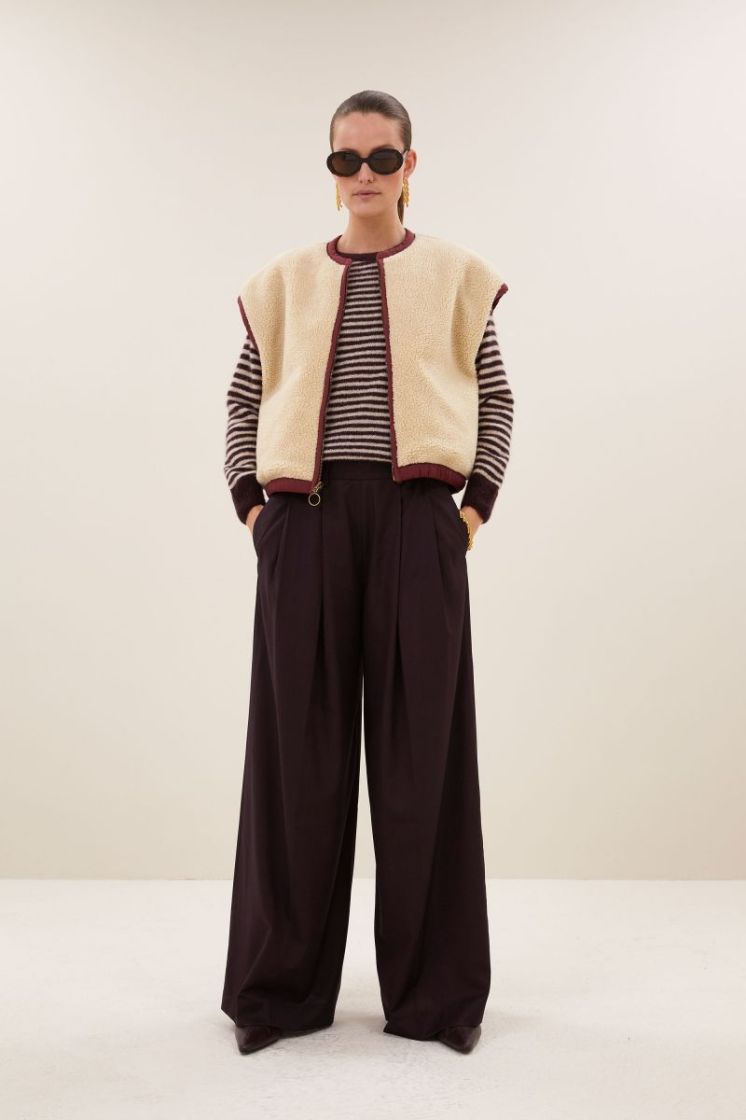 Gio Sleeveless jacket 325-Wine