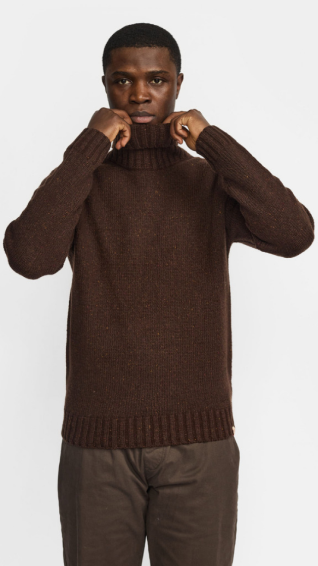 High-Neck Sweater Darkbrown